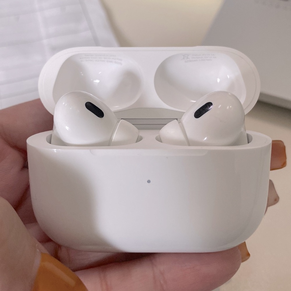 iPhone air, pro earbuds, mint condition